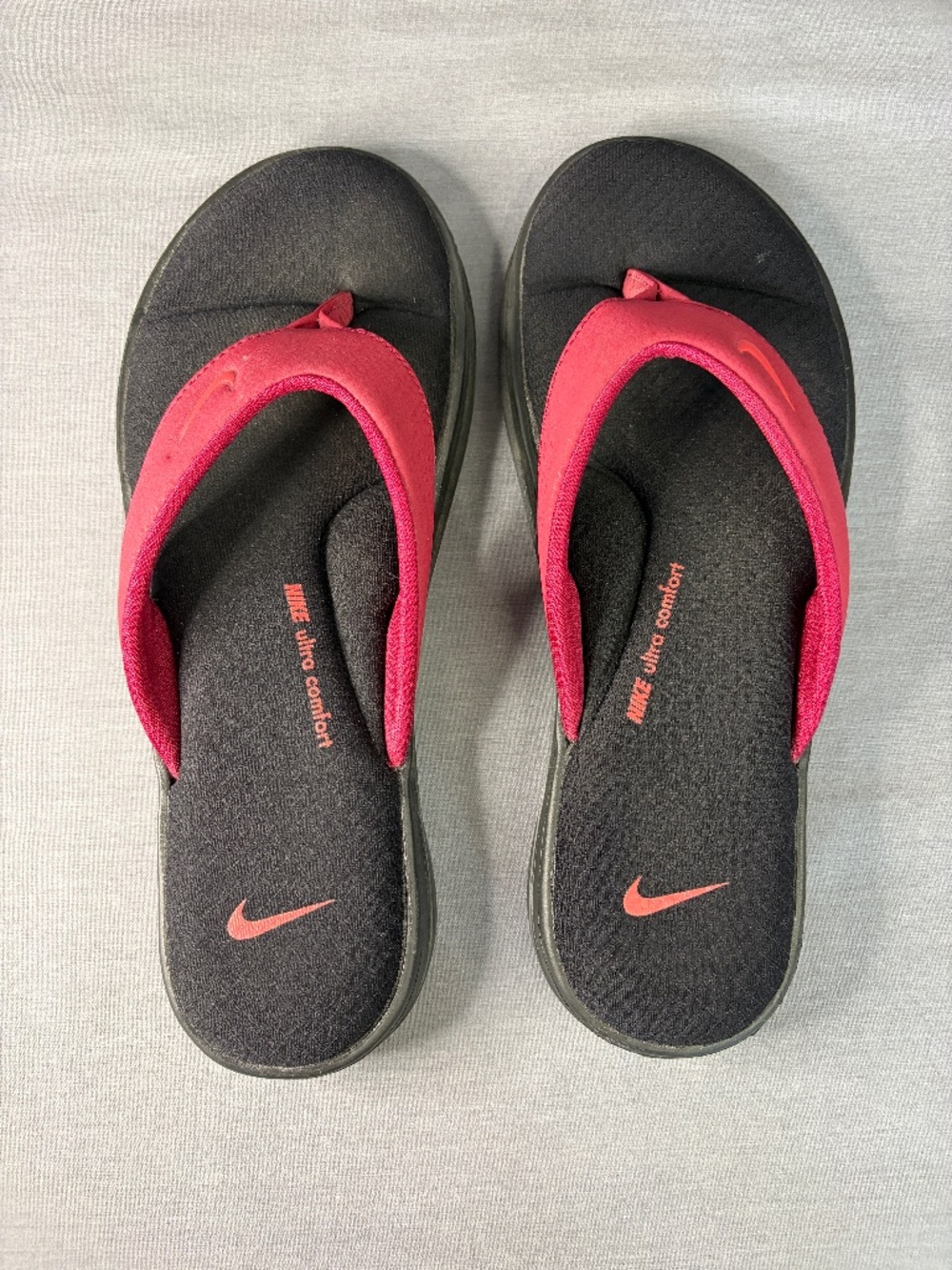 Nike Women's Ultra Comfort Red Flip Flop Sandals Cushioned Size 7 (Run Small)